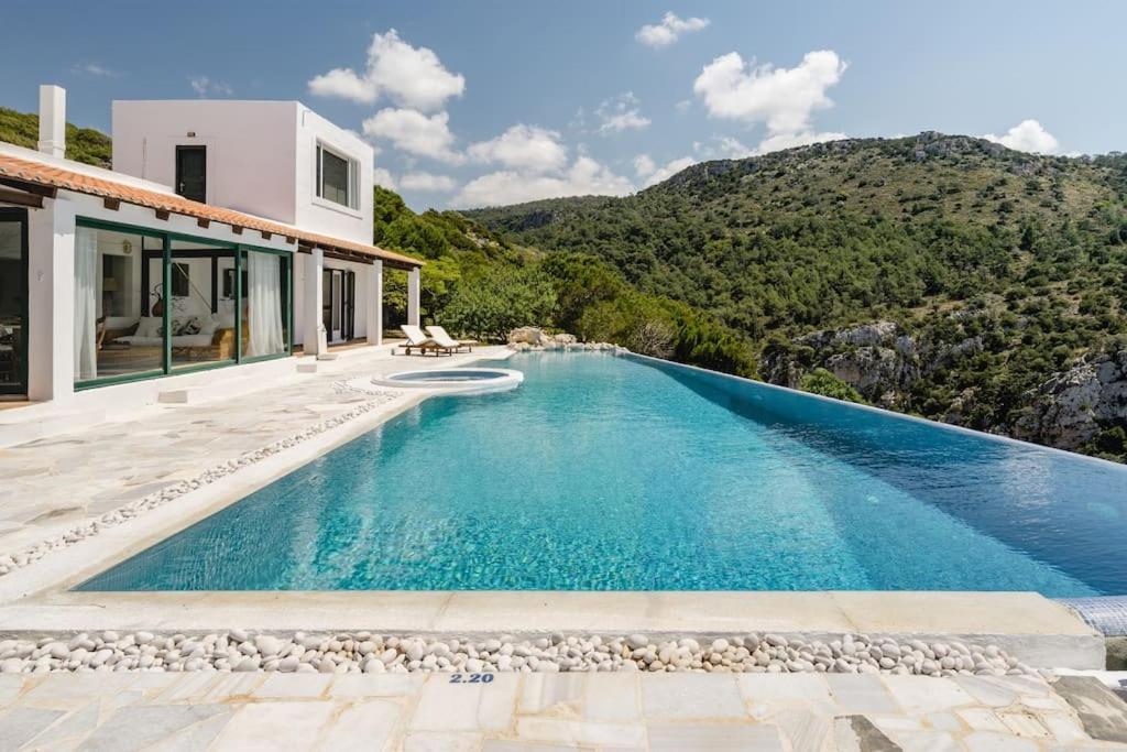 Olivos V.i.p Poolvilla Kritinia